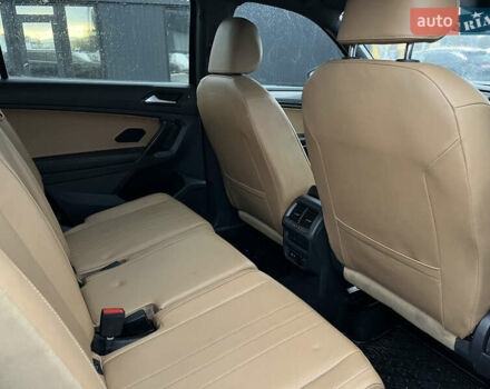 Черный Фольксваген Тигуан, объемом двигателя 2 л и пробегом 140 тыс. км за 18700 $, фото 18 на Automoto.ua