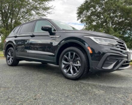 Черный Фольксваген Тигуан, объемом двигателя 2 л и пробегом 12 тыс. км за 13000 $, фото 2 на Automoto.ua