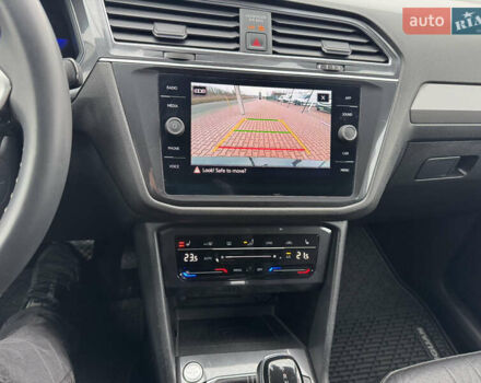 Черный Фольксваген Тигуан, объемом двигателя 1.98 л и пробегом 54 тыс. км за 21900 $, фото 21 на Automoto.ua