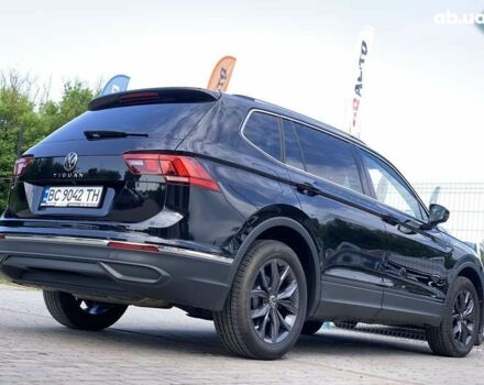 Чорний Фольксваген Тігуан, об'ємом двигуна 2 л та пробігом 10 тис. км за 27955 $, фото 13 на Automoto.ua