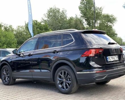 Чорний Фольксваген Тігуан, об'ємом двигуна 2 л та пробігом 10 тис. км за 27955 $, фото 16 на Automoto.ua