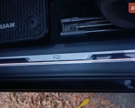 Черный Фольксваген Тигуан, объемом двигателя 2 л и пробегом 89 тыс. км за 26900 $, фото 76 на Automoto.ua