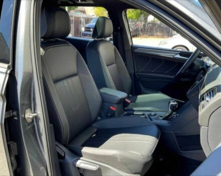 Черный Фольксваген Тигуан, объемом двигателя 2 л и пробегом 11 тыс. км за 7800 $, фото 15 на Automoto.ua