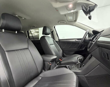 Черный Фольксваген Тигуан, объемом двигателя 2 л и пробегом 13 тыс. км за 27800 $, фото 11 на Automoto.ua