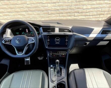 Черный Фольксваген Тигуан, объемом двигателя 2 л и пробегом 11 тыс. км за 7800 $, фото 6 на Automoto.ua