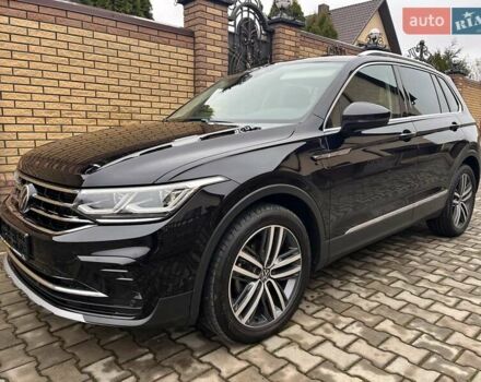 Чорний Фольксваген Тігуан, об'ємом двигуна 1.97 л та пробігом 164 тис. км за 35000 $, фото 1 на Automoto.ua