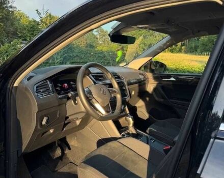 Чорний Фольксваген Тігуан, об'ємом двигуна 0 л та пробігом 42 тис. км за 19000 $, фото 3 на Automoto.ua