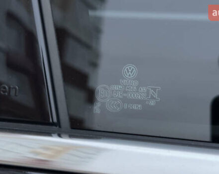 Черный Фольксваген Тигуан, объемом двигателя 1.98 л и пробегом 32 тыс. км за 33700 $, фото 68 на Automoto.ua