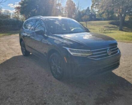 Черный Фольксваген Тигуан, объемом двигателя 2 л и пробегом 15 тыс. км за 11500 $, фото 2 на Automoto.ua