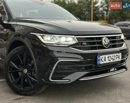 Черный Фольксваген Тигуан, объемом двигателя 1.98 л и пробегом 32 тыс. км за 33700 $, фото 4 на Automoto.ua