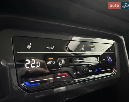 Черный Фольксваген Тигуан, объемом двигателя 2 л и пробегом 13 тыс. км за 27800 $, фото 21 на Automoto.ua