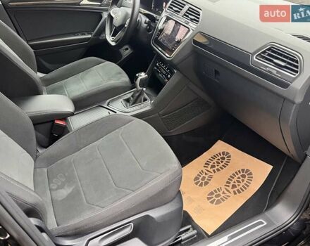 Чорний Фольксваген Тігуан, об'ємом двигуна 1.97 л та пробігом 164 тис. км за 35000 $, фото 35 на Automoto.ua