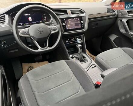 Чорний Фольксваген Тігуан, об'ємом двигуна 1.97 л та пробігом 164 тис. км за 35000 $, фото 24 на Automoto.ua