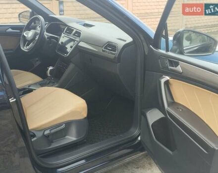 Чорний Фольксваген Тігуан, об'ємом двигуна 1.98 л та пробігом 28 тис. км за 27800 $, фото 8 на Automoto.ua