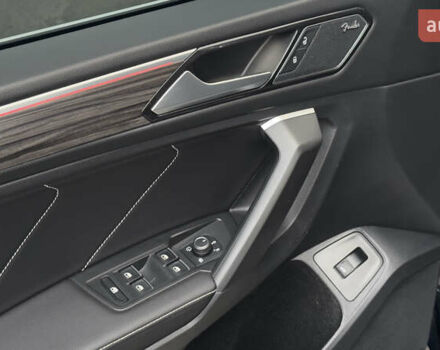 Черный Фольксваген Тигуан, объемом двигателя 1.98 л и пробегом 32 тыс. км за 33700 $, фото 44 на Automoto.ua