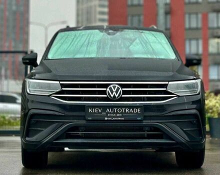Черный Фольксваген Тигуан, объемом двигателя 2 л и пробегом 71 тыс. км за 27900 $, фото 2 на Automoto.ua