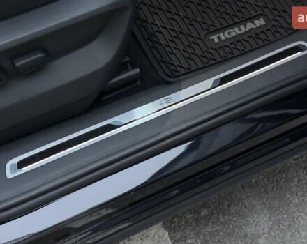 Черный Фольксваген Тигуан, объемом двигателя 1.98 л и пробегом 32 тыс. км за 33700 $, фото 67 на Automoto.ua