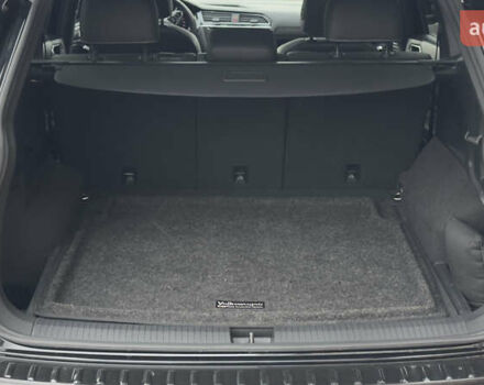 Черный Фольксваген Тигуан, объемом двигателя 1.98 л и пробегом 32 тыс. км за 33700 $, фото 20 на Automoto.ua