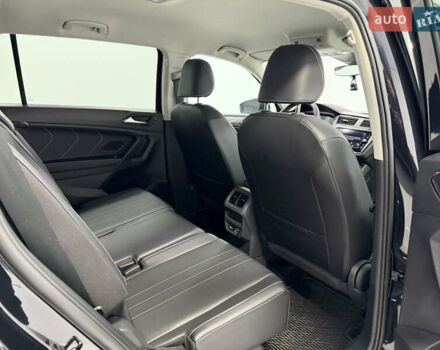 Черный Фольксваген Тигуан, объемом двигателя 2 л и пробегом 13 тыс. км за 27800 $, фото 14 на Automoto.ua