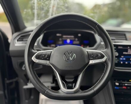 Чорний Фольксваген Тігуан, об'ємом двигуна 2 л та пробігом 30 тис. км за 19200 $, фото 5 на Automoto.ua