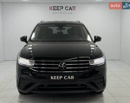 Черный Фольксваген Тигуан, объемом двигателя 2 л и пробегом 13 тыс. км за 27800 $, фото 2 на Automoto.ua