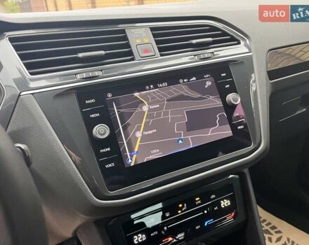 Чорний Фольксваген Тігуан, об'ємом двигуна 1.97 л та пробігом 164 тис. км за 35000 $, фото 21 на Automoto.ua