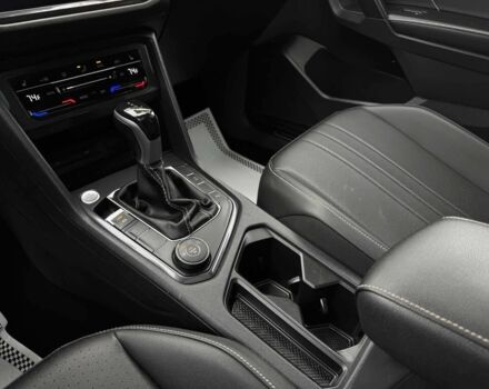 Чорний Фольксваген Тігуан, об'ємом двигуна 2 л та пробігом 30 тис. км за 19200 $, фото 13 на Automoto.ua