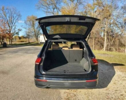 Черный Фольксваген Тигуан, объемом двигателя 2 л и пробегом 15 тыс. км за 11500 $, фото 6 на Automoto.ua