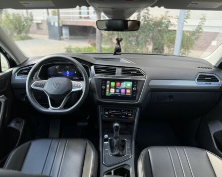 Черный Фольксваген Тигуан, объемом двигателя 2 л и пробегом 12 тыс. км за 25500 $, фото 6 на Automoto.ua
