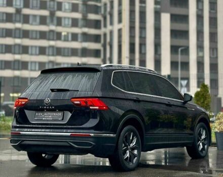 Черный Фольксваген Тигуан, объемом двигателя 2 л и пробегом 71 тыс. км за 27900 $, фото 3 на Automoto.ua