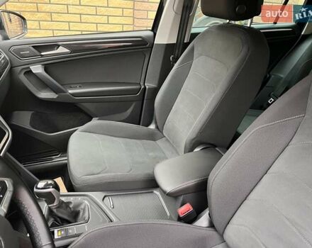 Чорний Фольксваген Тігуан, об'ємом двигуна 1.97 л та пробігом 164 тис. км за 35000 $, фото 22 на Automoto.ua