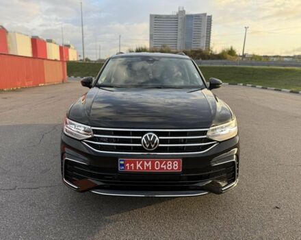 Черный Фольксваген Тигуан, объемом двигателя 2 л и пробегом 19 тыс. км за 21800 $, фото 4 на Automoto.ua
