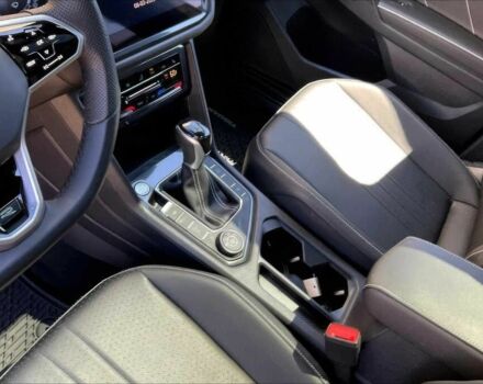 Черный Фольксваген Тигуан, объемом двигателя 2 л и пробегом 11 тыс. км за 7800 $, фото 7 на Automoto.ua