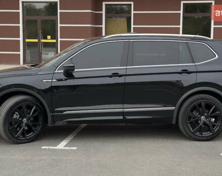 Черный Фольксваген Тигуан, объемом двигателя 1.98 л и пробегом 32 тыс. км за 33700 $, фото 9 на Automoto.ua