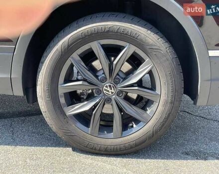 Чорний Фольксваген Тігуан, об'ємом двигуна 2 л та пробігом 54 тис. км за 21000 $, фото 7 на Automoto.ua