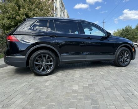 Черный Фольксваген Тигуан, объемом двигателя 2 л и пробегом 12 тыс. км за 25500 $, фото 4 на Automoto.ua