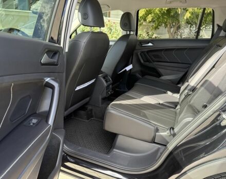 Черный Фольксваген Тигуан, объемом двигателя 2 л и пробегом 12 тыс. км за 25500 $, фото 7 на Automoto.ua