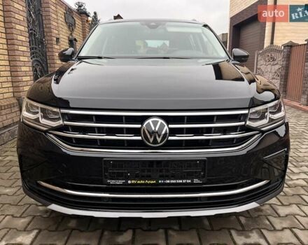 Чорний Фольксваген Тігуан, об'ємом двигуна 1.97 л та пробігом 164 тис. км за 35000 $, фото 2 на Automoto.ua