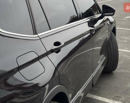 Черный Фольксваген Тигуан, объемом двигателя 1.98 л и пробегом 32 тыс. км за 33700 $, фото 25 на Automoto.ua