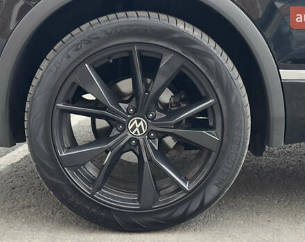 Черный Фольксваген Тигуан, объемом двигателя 1.98 л и пробегом 32 тыс. км за 33700 $, фото 18 на Automoto.ua