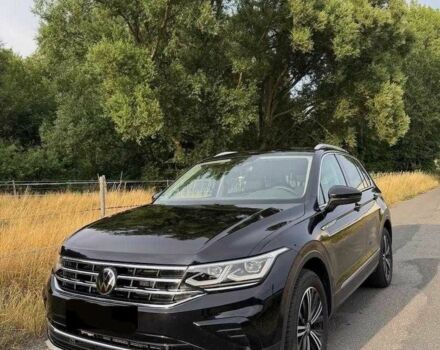 Чорний Фольксваген Тігуан, об'ємом двигуна 0 л та пробігом 42 тис. км за 19000 $, фото 1 на Automoto.ua