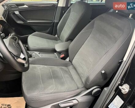 Чорний Фольксваген Тігуан, об'ємом двигуна 1.97 л та пробігом 164 тис. км за 35000 $, фото 17 на Automoto.ua