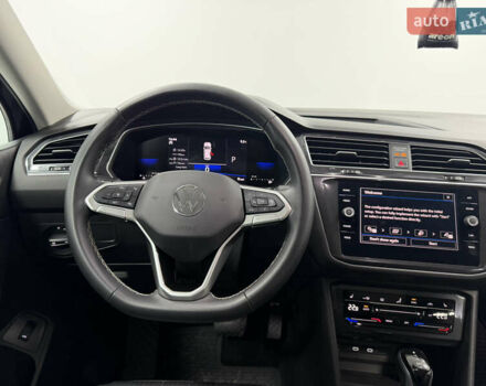 Черный Фольксваген Тигуан, объемом двигателя 2 л и пробегом 13 тыс. км за 27800 $, фото 18 на Automoto.ua