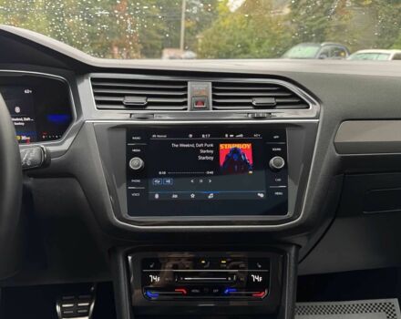 Чорний Фольксваген Тігуан, об'ємом двигуна 2 л та пробігом 30 тис. км за 19200 $, фото 6 на Automoto.ua