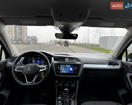 Черный Фольксваген Тигуан, объемом двигателя 2 л и пробегом 12 тыс. км за 25500 $, фото 9 на Automoto.ua