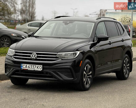 Черный Фольксваген Тигуан, объемом двигателя 2 л и пробегом 12 тыс. км за 25500 $, фото 4 на Automoto.ua