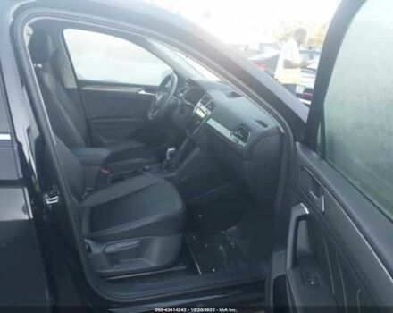 Чорний Фольксваген Тігуан, об'ємом двигуна 2 л та пробігом 16 тис. км за 8000 $, фото 4 на Automoto.ua