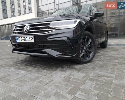 Чорний Фольксваген Тігуан, об'ємом двигуна 1.98 л та пробігом 4 тис. км за 28900 $, фото 3 на Automoto.ua