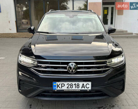 Черный Фольксваген Тигуан, объемом двигателя 1.98 л и пробегом 19 тыс. км за 27499 $, фото 2 на Automoto.ua