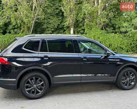 Черный Фольксваген Тигуан, объемом двигателя 1.98 л и пробегом 19 тыс. км за 27499 $, фото 6 на Automoto.ua